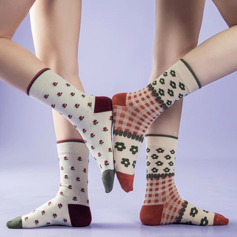 4 Pair Autumn Winter Middle Tube Women Cotton Socks Sweet Floret Retro Japanese Court Style Girl Student Durable Stockings E2426
4 Pair Autumn Winter Middle Tube Women Cotton Socks Sweet Floret Retro Japanese Court Style Girl Student Durable Stockings E2426