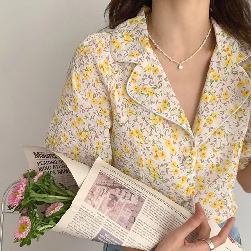 

Корейский шик сладкий однобортный Свободный цветочный принт рукав-пузырь Питер Пэн воротник короткий рукав рубашка блузка