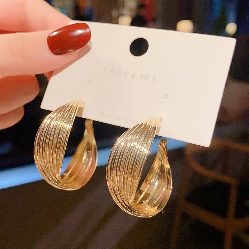 2020 New Gold Metal Large Circle Minimalist Geometric Kpop Round Big Hoop Earrings for Women Girl Wedding Party Jewelery
2020 New Gold Metal Large Circle Minimalist Geometric Kpop Round Big Hoop Earrings for Women Girl Wedding Party Jewelery