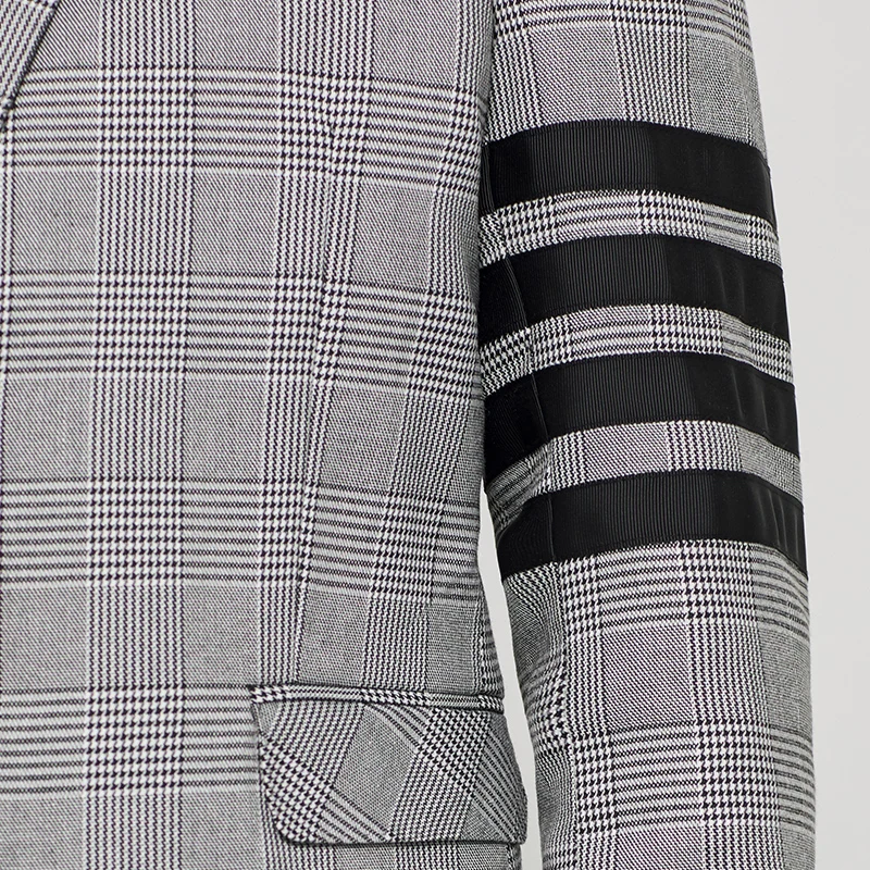 THOM 2021 TB Fashion Brand Blazer Men Clothing Gray Lattice Casual Suit Slim Men's Jacket Spring Autumn Striped Wool Formal Coat
THOM 2021 TB Fashion Brand Blazer Men Clothing Gray Lattice Casual Suit Slim Men's Jacket Spring Autumn Striped Wool Formal Coat