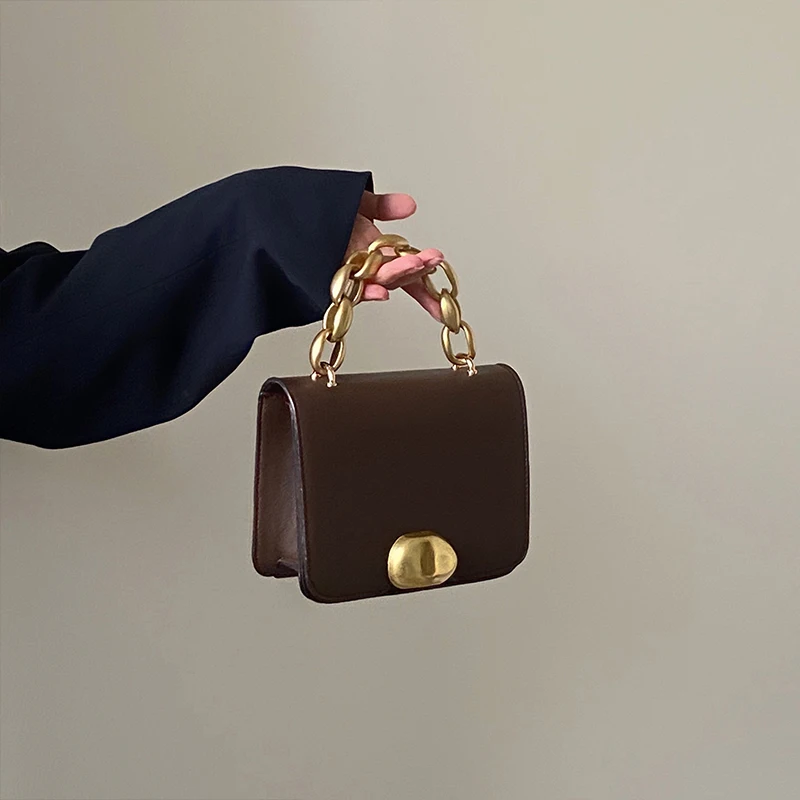 Tobo Niche Design Bag Female Messenger Bag 2021 New PU Leather Purse Trendy Retro Small Square Bag Wild Ins Portable Chain Bag
Tobo Niche Design Bag Female Messenger Bag 2021 New PU Leather Purse Trendy Retro Small Square Bag Wild Ins Portable Chain Bag
