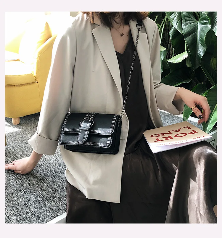 Ladies shoulder bag new multi-layer mobile phone messenger small square bag solid color stitching chain women's underarm handbag
Ladies shoulder bag new multi-layer mobile phone messenger small square bag solid color stitching chain women's underarm handbag