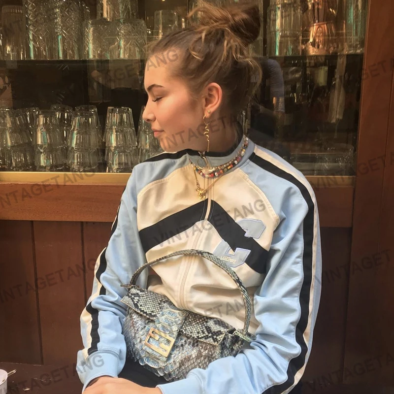 B-TOTO American Retro Milk Blue Stand-up Collar Sweater Zipper Jacket Female Tide Ins Spring And Autumn Cardigan 2021
B-TOTO American Retro Milk Blue Stand-up Collar Sweater Zipper Jacket Female Tide Ins Spring And Autumn Cardigan 2021