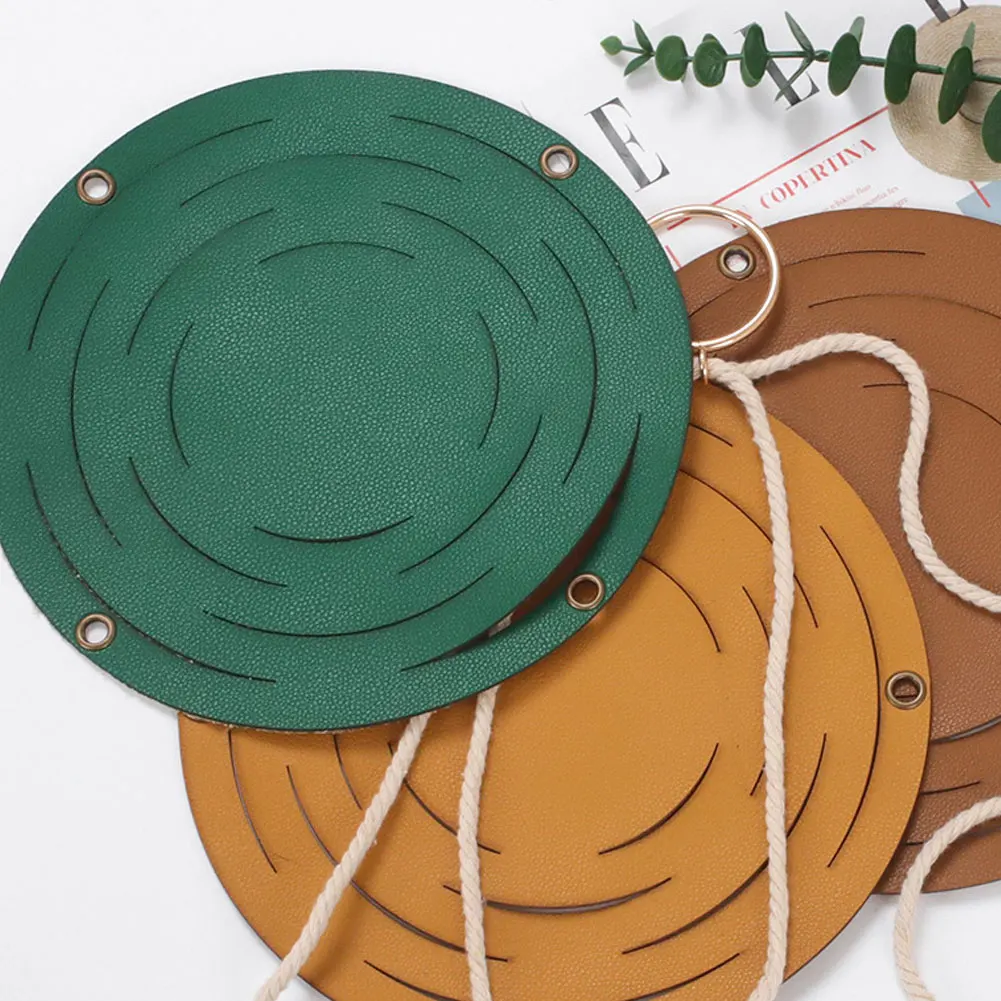 Vintage Garden Hanging Flowerpot Basket PU Lifting Leather Plants Hanger Pot Holder Macrame Baskets With Hook Rope Green Brown
Vintage Garden Hanging Flowerpot Basket PU Lifting Leather Plants Hanger Pot Holder Macrame Baskets With Hook Rope Green Brown