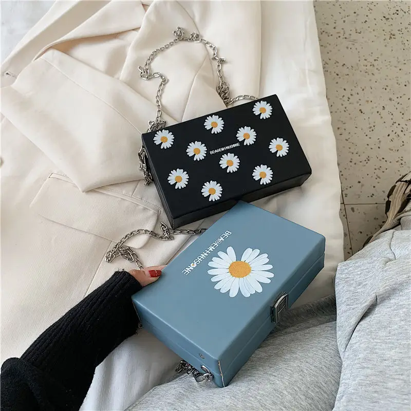 Women Pu Shoulder Bag Girls Small Box Shape Handbags Women Chain Messenger Bags Ladies Fashion Daisy Printed Small Square Bag
Women Pu Shoulder Bag Girls Small Box Shape Handbags Women Chain Messenger Bags Ladies Fashion Daisy Printed Small Square Bag