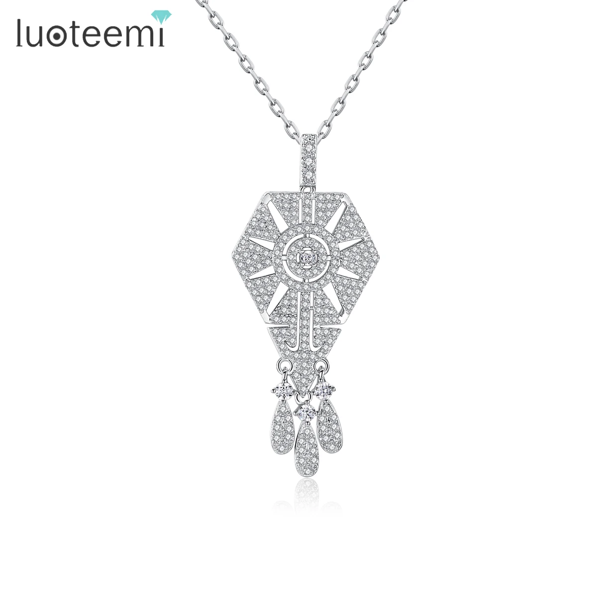 LUOTEEMI Top Quality Retro Vintage Chain Clavicle Necklace Chic Full AAA Premium Cubic Zircon Hollow Pendant Necklaces for Women
LUOTEEMI Top Quality Retro Vintage Chain Clavicle Necklace Chic Full AAA Premium Cubic Zircon Hollow Pendant Necklaces for Women