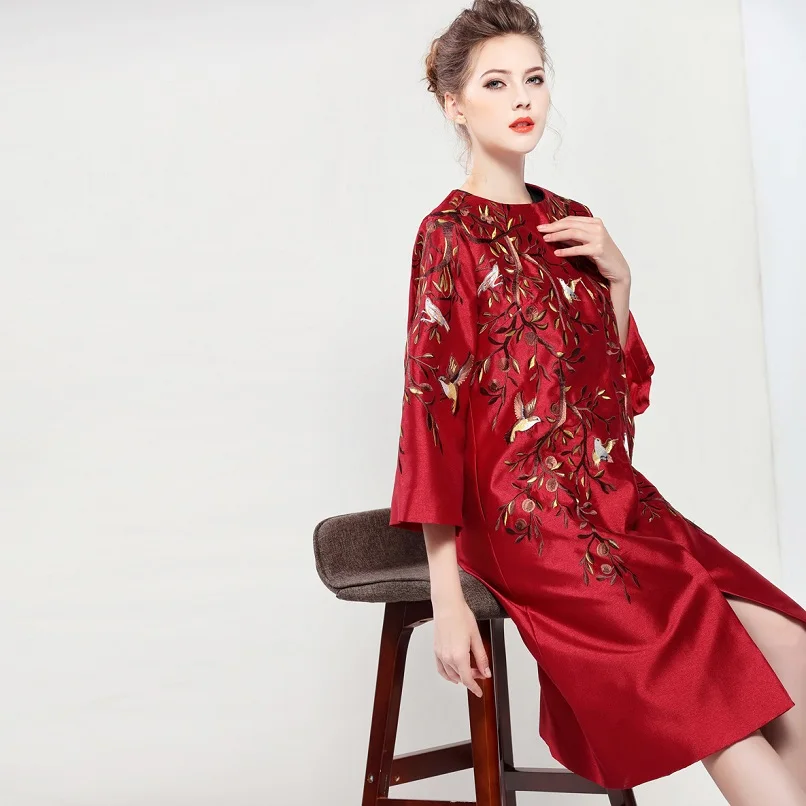 Brand Coat New Women Plus Size XXL Trench Vintage National Style Embroidery Covered Button Red Green Dark Blue Overcoats Femme
Brand Coat New Women Plus Size XXL Trench Vintage National Style Embroidery Covered Button Red Green Dark Blue Overcoats Femme