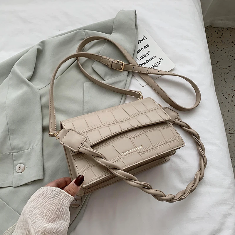 2021 New Woman Shoulder Bag High Quality PU Chain Diagonal Small Bag Luxury Designer Handbag Underarm Bag 2021 Summer Female Bag
2021 New Woman Shoulder Bag High Quality PU Chain Diagonal Small Bag Luxury Designer Handbag Underarm Bag 2021 Summer Female Bag