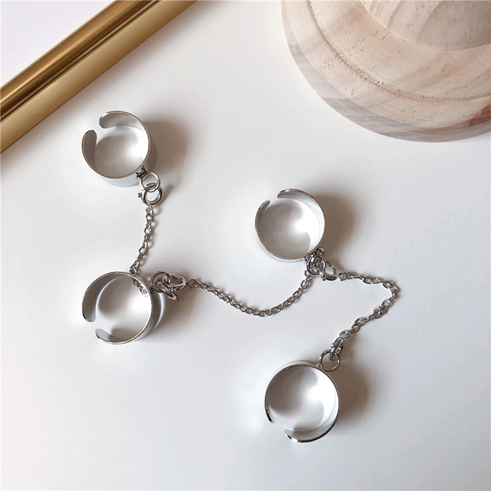 Hip Hop Punk Style Link Chain Multiple Finger Open Rings for Women Men Party Concert Ceremony Fashion Jewelry Gift Wholesale
Hip Hop Punk Style Link Chain Multiple Finger Open Rings for Women Men Party Concert Ceremony Fashion Jewelry Gift Wholesale