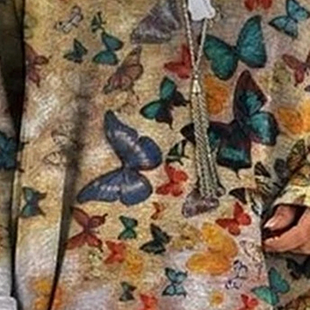 2020 New Arrival Women Casual Long Sleeve T-shirt Abstract Face Print Butterfly T-shirt Autumn Tops Fashion Elegant Tee shirt 
2020 New Arrival Women Casual Long Sleeve T-shirt Abstract Face Print Butterfly T-shirt Autumn Tops Fashion Elegant Tee shirt