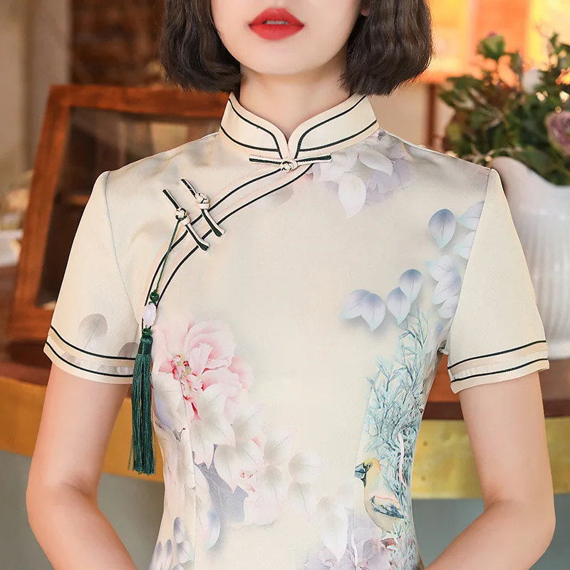 Chinese Dress Women Elegant Aodai Style Knee Length qipao Vestidos Party Wedding Dresses Sexy Split Cheongsam
Chinese Dress Women Elegant Aodai Style Knee Length qipao Vestidos Party Wedding Dresses Sexy Split Cheongsam