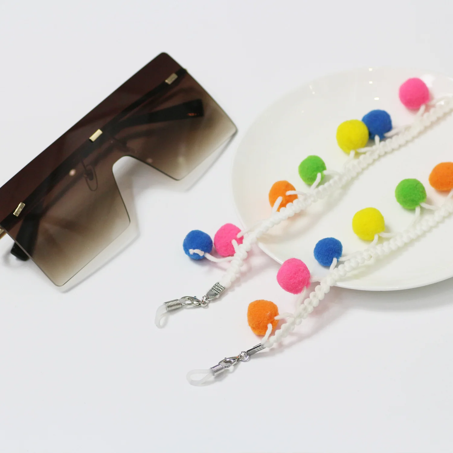 2020 Coloful Retro Cute Plush Pompom Woven Non-Slip Glasses Chain mask chain holder sunglasses accessories
2020 Coloful Retro Cute Plush Pompom Woven Non-Slip Glasses Chain mask chain holder sunglasses accessories