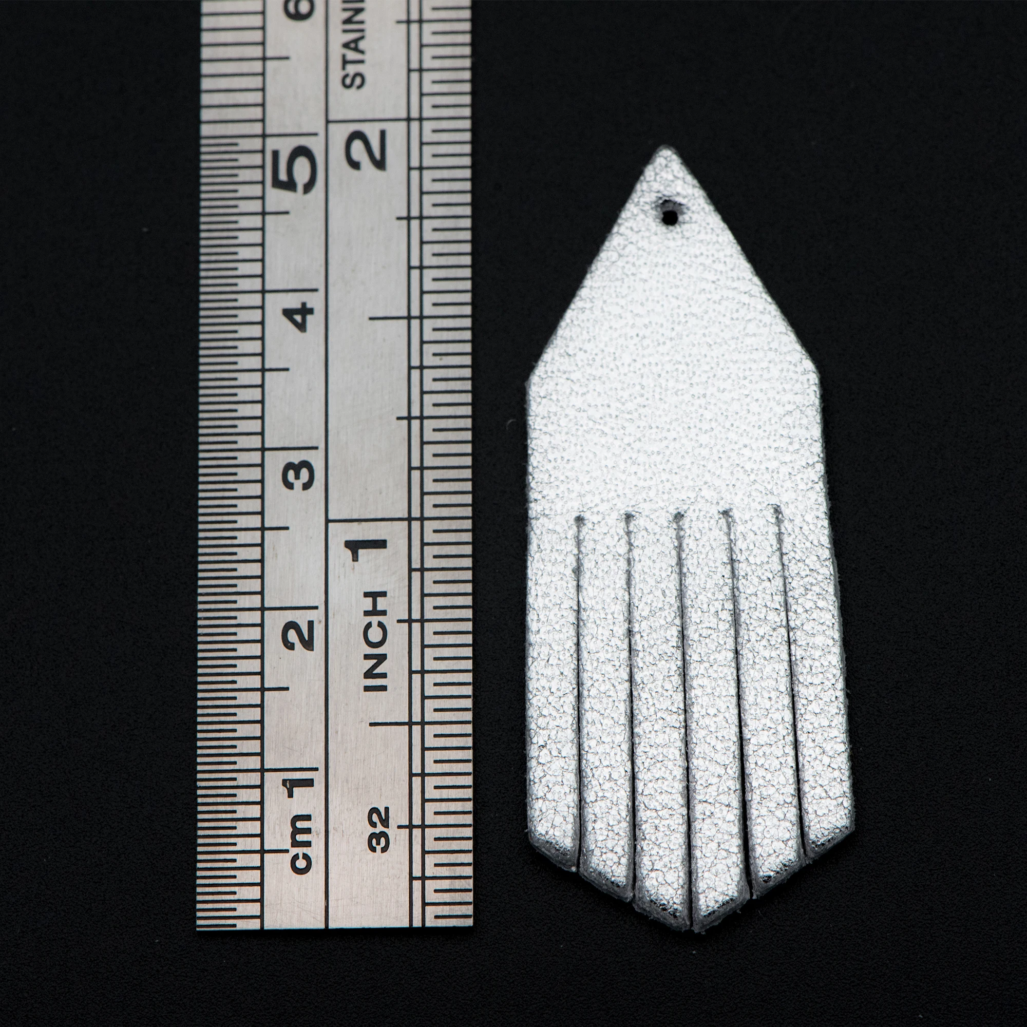 4pcs Genuine Leather Tassel Charm Pendants, Leather Earring Component Findings, Silver (FB-065-7)
4pcs Genuine Leather Tassel Charm Pendants, Leather Earring Component Findings, Silver (FB-065-7)