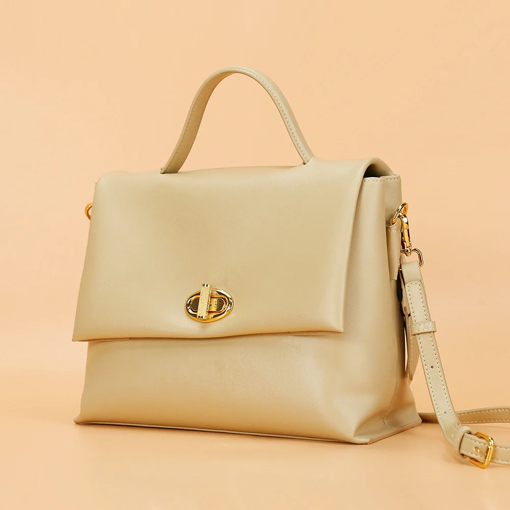 2021 leather new Korean women's bag fashion cowhide Single Shoulder Messenger Handbag simple business Commuter Bag
2021 leather new Korean women's bag fashion cowhide Single Shoulder Messenger Handbag simple business Commuter Bag