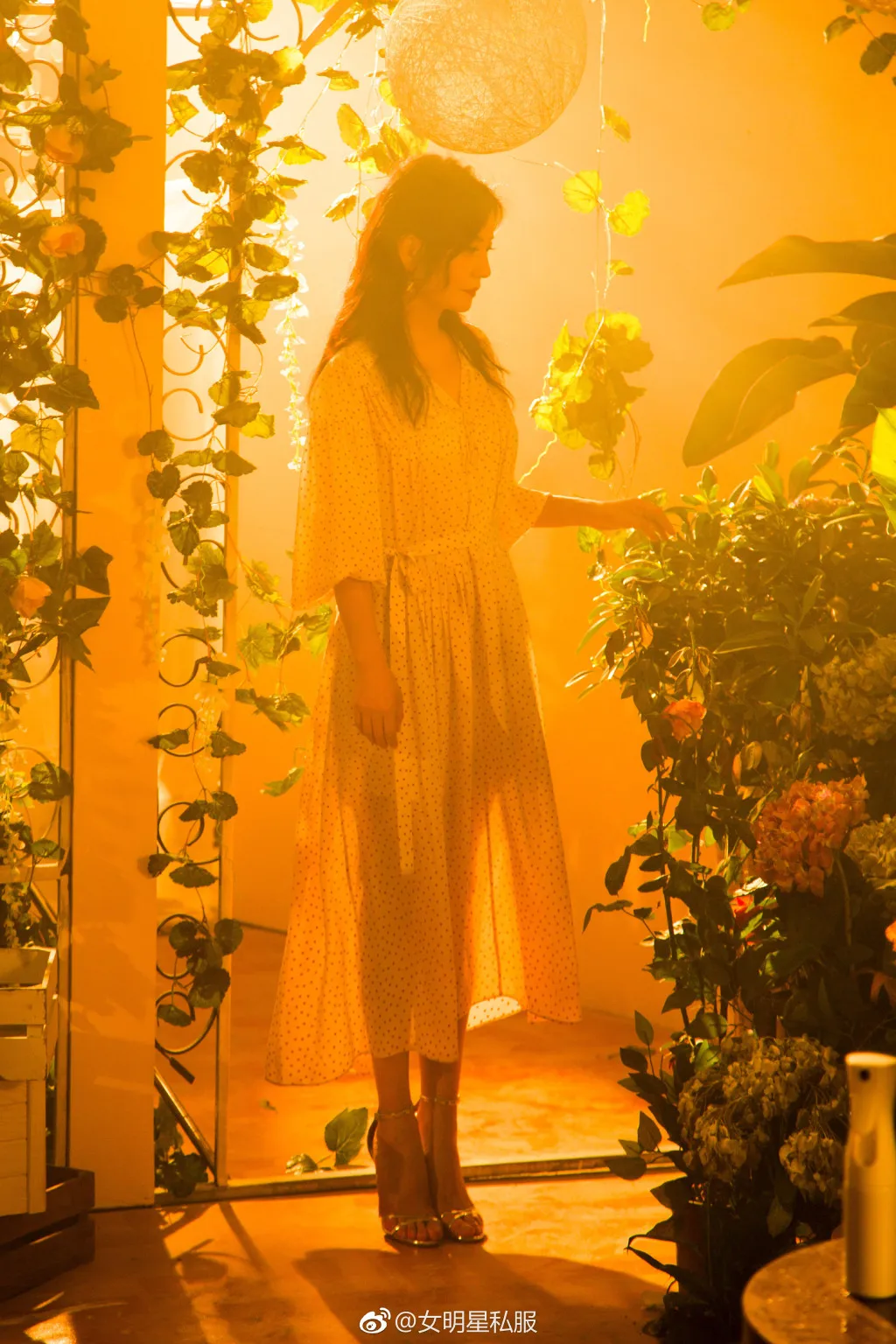 Summer Chinese restaurant Zhao Wei same lace up mid long holiday storm dress lining skirt
Summer Chinese restaurant Zhao Wei same lace up mid long holiday storm dress lining skirt