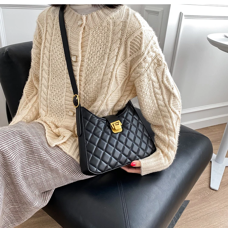 Diamond lattice small bag women's bag autumn / winter 2020 new fashion net red messenger bag high quality small straddle bag
Diamond lattice small bag women's bag autumn / winter 2020 new fashion net red messenger bag high quality small straddle bag
