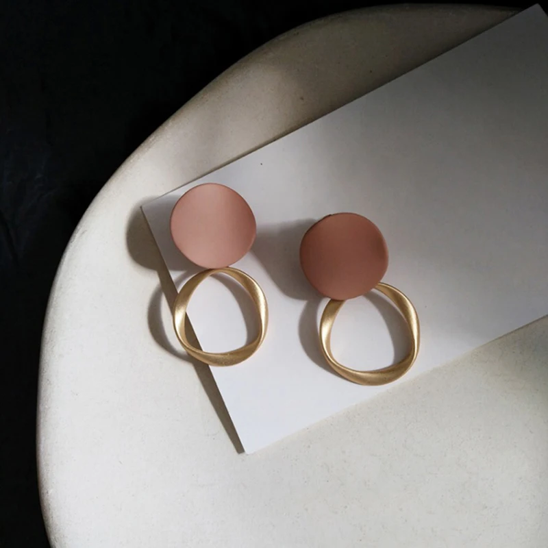 Earring simple matte earrings retro temperament Hong Kong style earrings geometric round niche design earrings Accessories
Earring simple matte earrings retro temperament Hong Kong style earrings geometric round niche design earrings Accessories