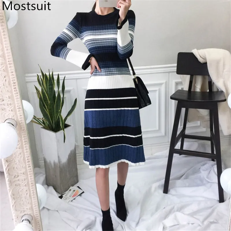 2022 Winter Korean Striped Knitted Sweater Dress Women Flare Sleeve O-neck A-line Dresses Elegant Vintage Fashion Ladies Vestido
2022 Winter Korean Striped Knitted Sweater Dress Women Flare Sleeve O-neck A-line Dresses Elegant Vintage Fashion Ladies Vestido