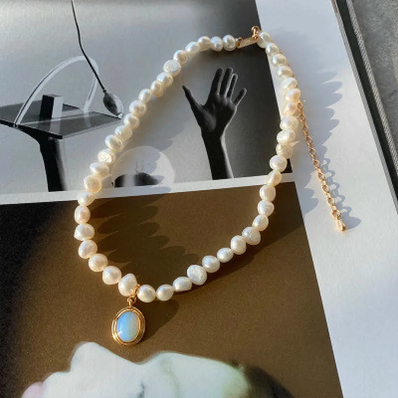 Baroque Freshwater Natural Pearl Necklaces Choker for Women Moonstone Pendant Necklace Geometric Irregular Girls Party Jewelry
Baroque Freshwater Natural Pearl Necklaces Choker for Women Moonstone Pendant Necklace Geometric Irregular Girls Party Jewelry