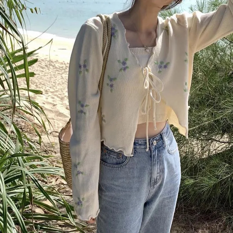 Cardigan Women Vintage Embroidery Sweet Simple Tender Spring Lovely Lace-up Bow All-match Sun Protection Daily Knitted Sweaters
Cardigan Women Vintage Embroidery Sweet Simple Tender Spring Lovely Lace-up Bow All-match Sun Protection Daily Knitted Sweaters
