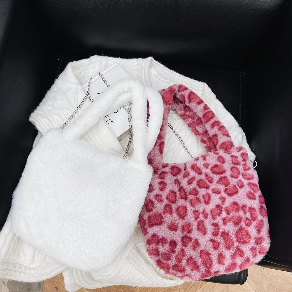 Soft large plush handbag new cute bags fashion shoulder Crossbody bag female leopard female bag Messenger bag soft warm fur bag
Soft large plush handbag new cute bags fashion shoulder Crossbody bag female leopard female bag Messenger bag soft warm fur bag