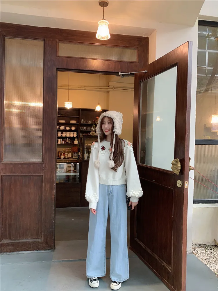 Japanese Women Kawaii Soft Sweaters 3D Flower Embroidery Sweater Girls Students Gentle and Soft Pullovers Woman
Japanese Women Kawaii Soft Sweaters 3D Flower Embroidery Sweater Girls Students Gentle and Soft Pullovers Woman