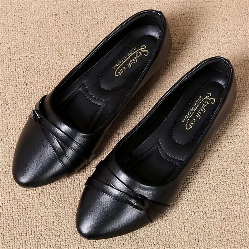 Large size women's leather shoes fashion soft bottom low-top women shoes casual foot comfortable platform sneakers women loafers
Large size women's leather shoes fashion soft bottom low-top women shoes casual foot comfortable platform sneakers women loafers
