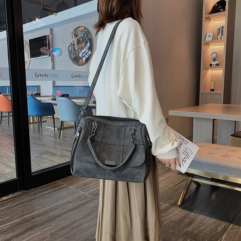 Elegant Handbag 2020 Fashion New High Quality Lady's Handbag Chain One Shoulder Messenger Bag XYY13-XYY15
Elegant Handbag 2020 Fashion New High Quality Lady's Handbag Chain One Shoulder Messenger Bag XYY13-XYY15