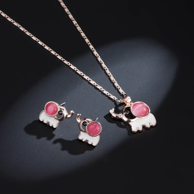 Fashion Silver Women Necklace Pendant Earrings Jewelry Set Pink Elephant Animal Stawberry Quartz Stone Chain for Girl Party Gift
Fashion Silver Women Necklace Pendant Earrings Jewelry Set Pink Elephant Animal Stawberry Quartz Stone Chain for Girl Party Gift