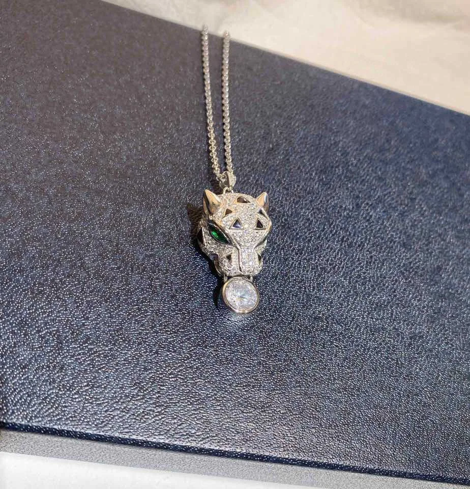Famous Brand Party Jewelry Zircon Panthere Necklace With Mouth A Diamond Sterling Silver Animal Panther Choker Pendant Leopard
Famous Brand Party Jewelry Zircon Panthere Necklace With Mouth A Diamond Sterling Silver Animal Panther Choker Pendant Leopard