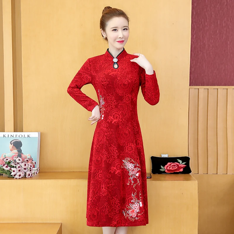 Mom Autumn Winter 2021 Women's Embroidery flowers Dress Middle-aged Plus Velvet Thicken Dresses Women Femme Mid-length Dress
Mom Autumn Winter 2021 Women's Embroidery flowers Dress Middle-aged Plus Velvet Thicken Dresses Women Femme Mid-length Dress