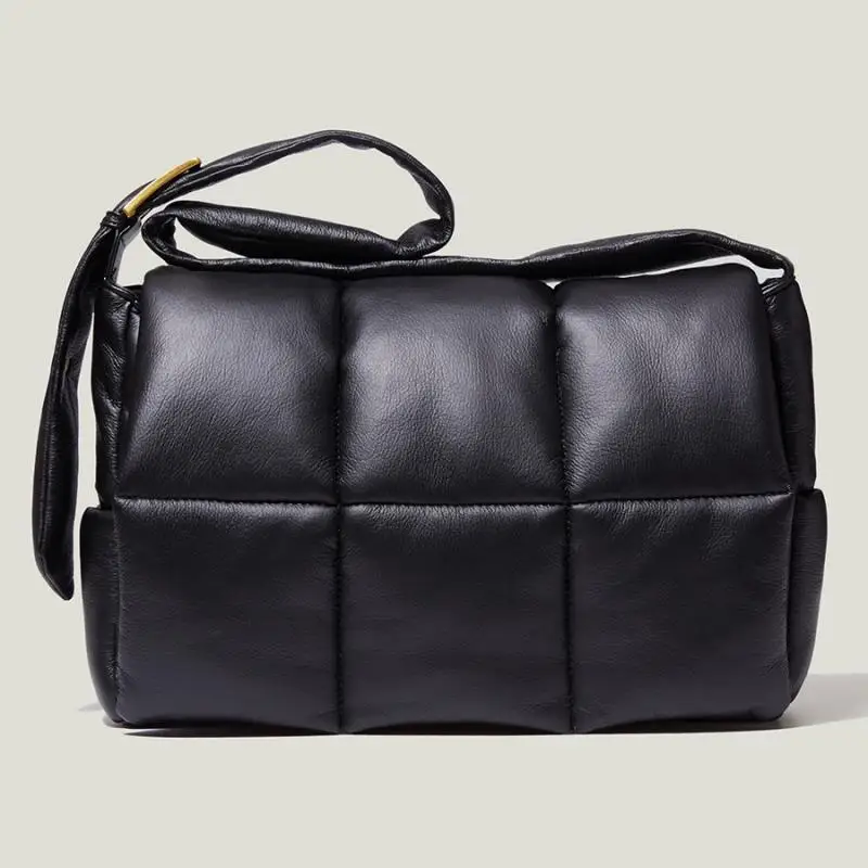 Luxury Plaid Padded Shoulder Bag Woman Designer Simple Pu Leather Women Handbag Fashion High-Quality Black Shopper Bag Ladies
Luxury Plaid Padded Shoulder Bag Woman Designer Simple Pu Leather Women Handbag Fashion High-Quality Black Shopper Bag Ladies