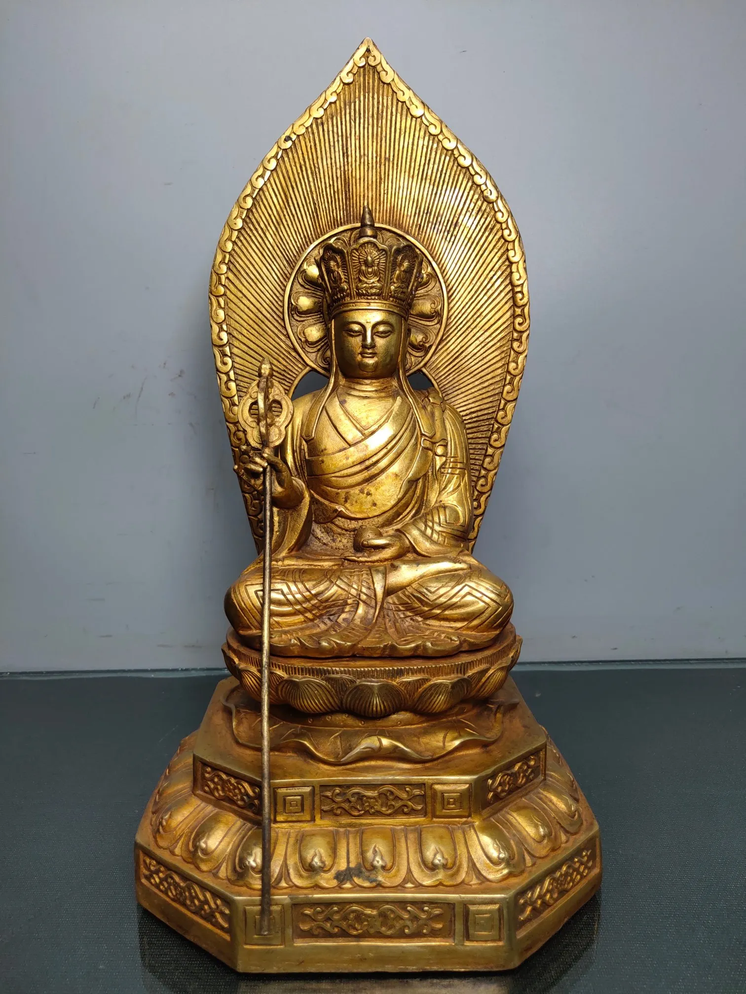 Китайская храм Коллекции 14 дюймов, старинная бронзовая позолоченная статуя джизо Кинг Бодхисаттва, джизо амитабиха, сидящий Будда, Храните...
Китайская храм Коллекции 14 дюймов, старинная бронзовая позолоченная статуя джизо Кинг Бодхисаттва, джизо амитабиха, сидящий Будда, Храните...