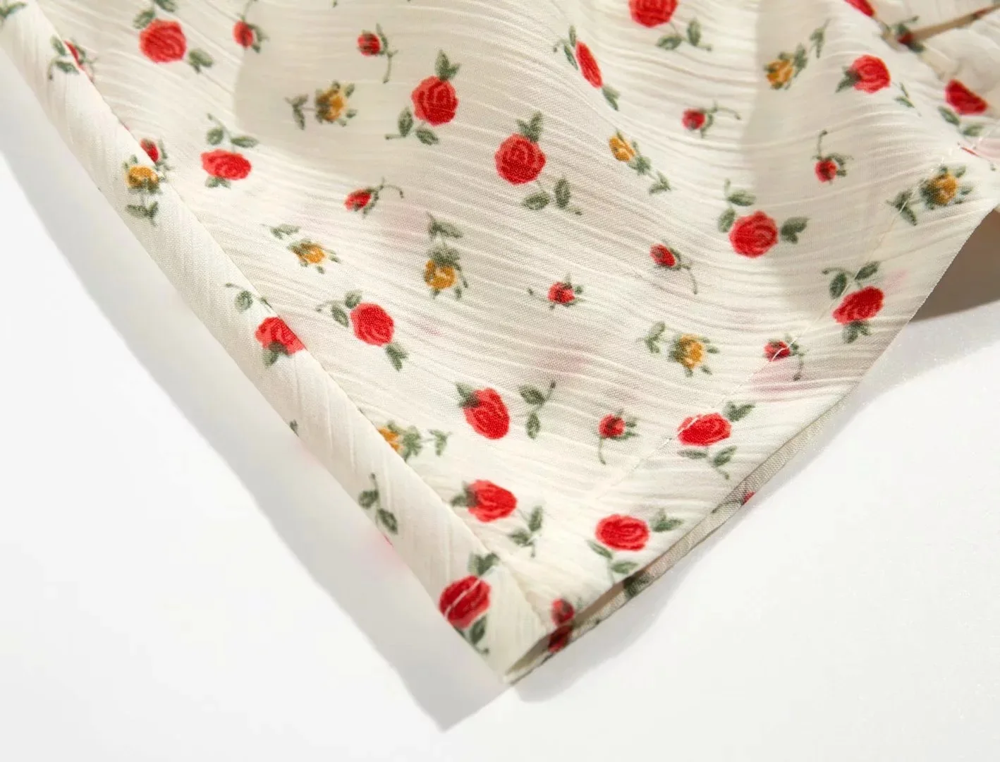 Print tight suspender skirt 2021 summer new European and American holiday Style Sexy pleated French Retro
Print tight suspender skirt 2021 summer new European and American holiday Style Sexy pleated French Retro