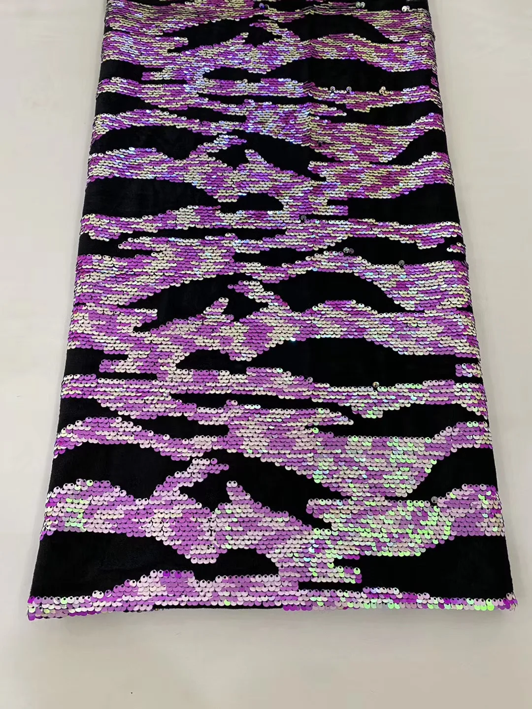 African Lace Fabric 2020 High Quality Lace Nigeria Sequined Lace Fabric Embroidered French Lace Fabric for Women J42821 
African Lace Fabric 2020 High Quality Lace Nigeria Sequined Lace Fabric Embroidered French Lace Fabric for Women J42821