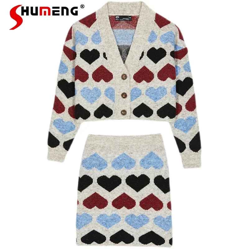 2021 Women's Love Heart Short Knit Sweater V Neck Single-Breasted Knitwear Top High Waist Short Knit Skirt Suits Two Pieces Set
2021 Women's Love Heart Short Knit Sweater V Neck Single-Breasted Knitwear Top High Waist Short Knit Skirt Suits Two Pieces Set