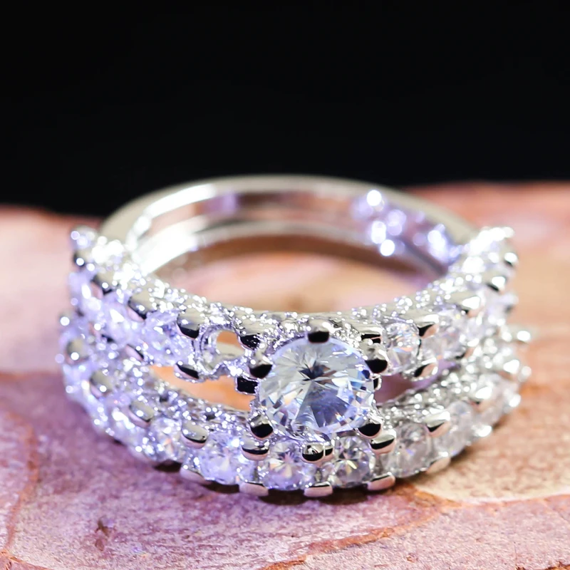 2pcs Silver Color Plated White CZ Stone Rings set Girls Wedding Engagement For Women Delicate Jewelry Couple D4C268
2pcs Silver Color Plated White CZ Stone Rings set Girls Wedding Engagement For Women Delicate Jewelry Couple D4C268