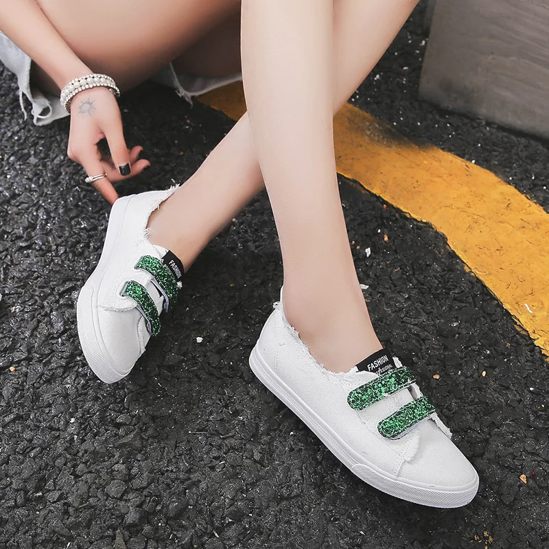 Shallow mouth canvas shoes 2021 summer net Red Street Photo Student Korean version lazy Velcro little white shoes girl
Shallow mouth canvas shoes 2021 summer net Red Street Photo Student Korean version lazy Velcro little white shoes girl