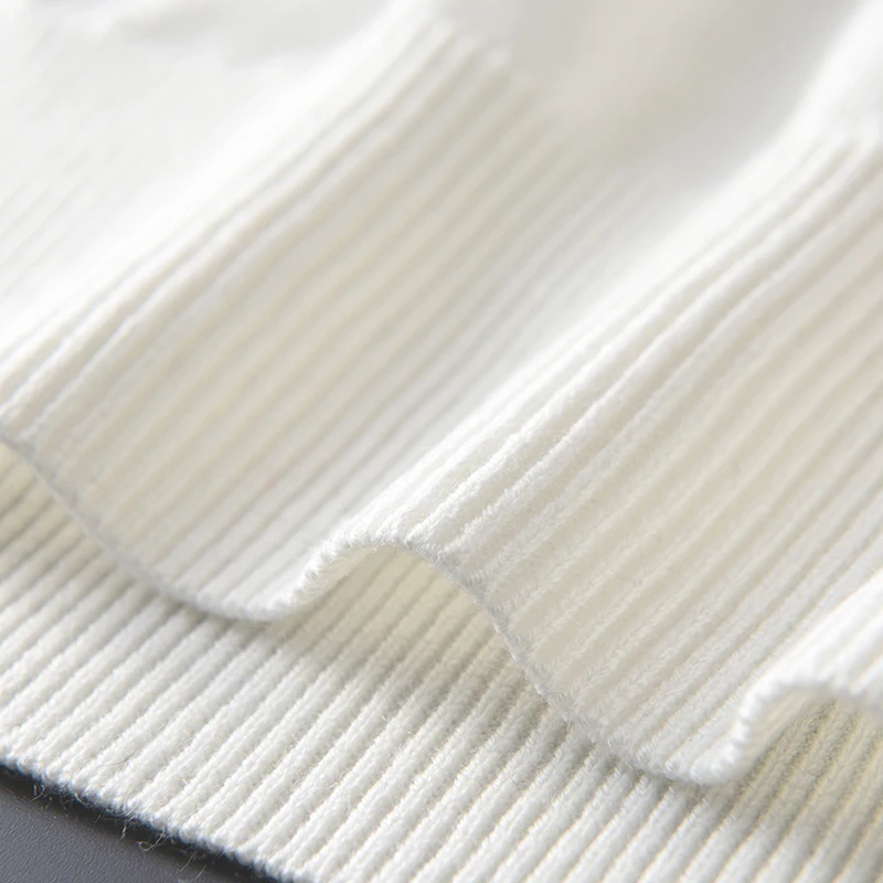 in woolen Men sweaters, wearing high-end turtle necks, similar colors, jacquard sweaters in autumn and winter
in woolen Men sweaters, wearing high-end turtle necks, similar colors, jacquard sweaters in autumn and winter