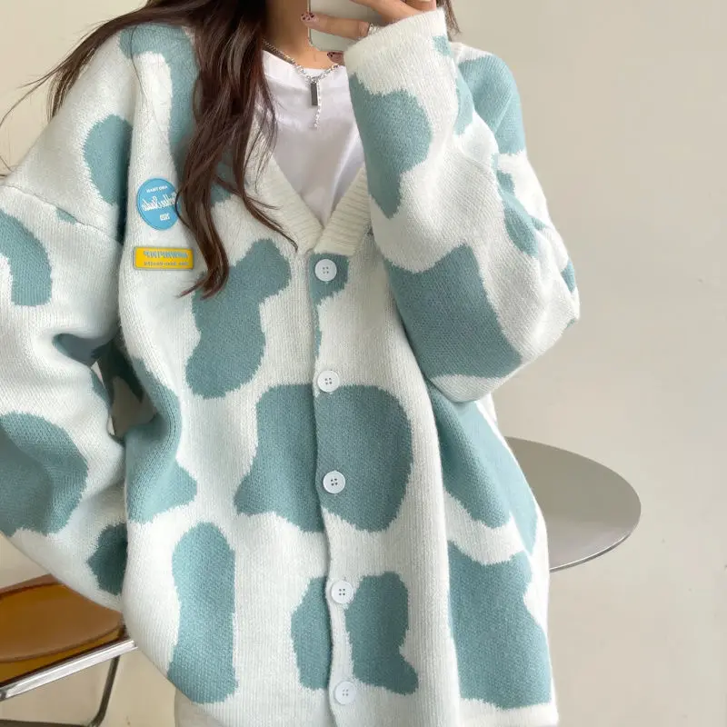 Sweater Retro Japanese Kawaii Fried Street Autumn And Winter New Style Tie-Dye Loose Oversized V-Neck Cardigan Knitted Sweater
Sweater Retro Japanese Kawaii Fried Street Autumn And Winter New Style Tie-Dye Loose Oversized V-Neck Cardigan Knitted Sweater