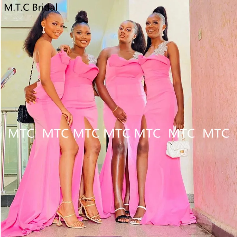 Wholesale Mermaid Bridesmaid Dresses For African Women One Shoulder Side Slit Appliques Satin Long Wedding Party Gowns Plus Size
Wholesale Mermaid Bridesmaid Dresses For African Women One Shoulder Side Slit Appliques Satin Long Wedding Party Gowns Plus Size