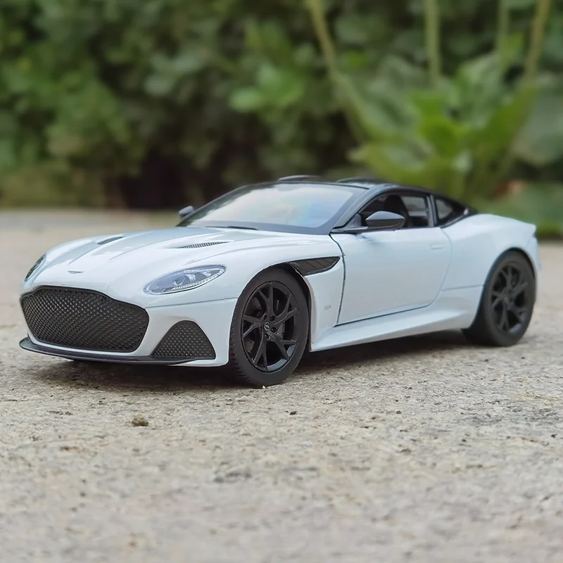 Модель спортивного автомобиля Welly Aston Martin DBS из сплава, Модель литья под давлением, коллекционные украшения, детские игрушки, игрушки для мал...
Модель спортивного автомобиля Welly Aston Martin DBS из сплава, Модель литья под давлением, коллекционные украшения, детские игрушки, игрушки для мал...