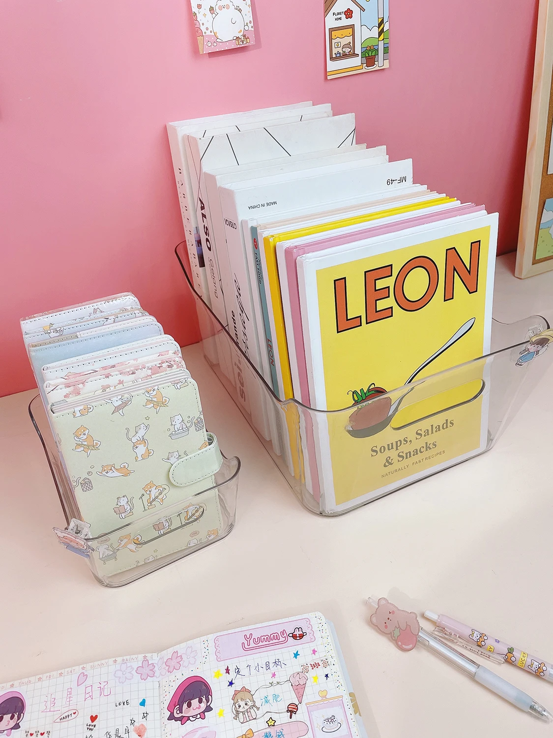 Коробка для хранения книг, пластиковая прозрачная настольная коробка для мелочей, канцелярские принадлежности, коробка для книг, косметиче...
Коробка для хранения книг, пластиковая прозрачная настольная коробка для мелочей, канцелярские принадлежности, коробка для книг, косметиче...