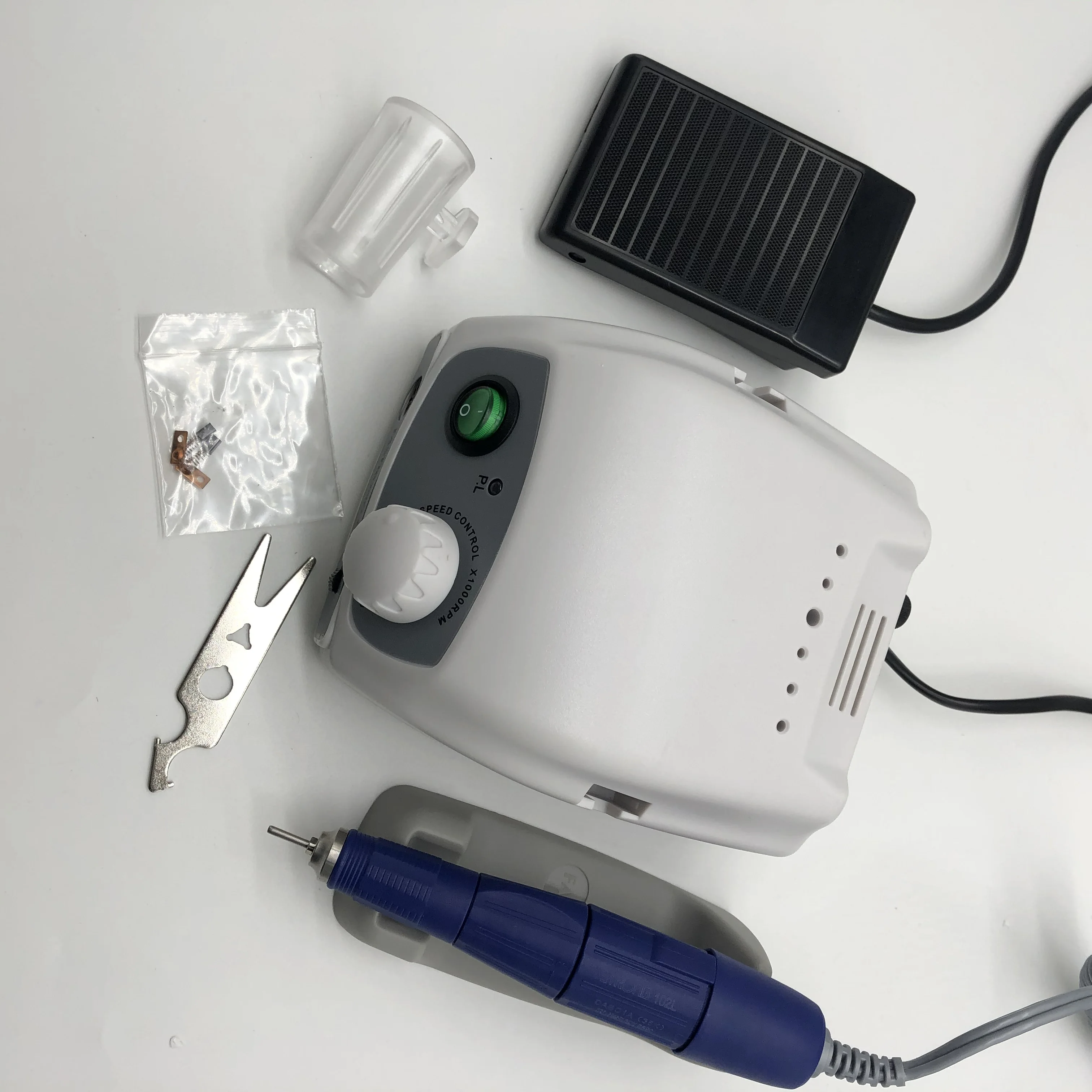 40000RPM STRONG 210 102L Micromotor Handpiece & STRONG 207B Control Box Electric Nail Drill Machine Manicure Nail Art Equipment
40000RPM STRONG 210 102L Micromotor Handpiece & STRONG 207B Control Box Electric Nail Drill Machine Manicure Nail Art Equipment