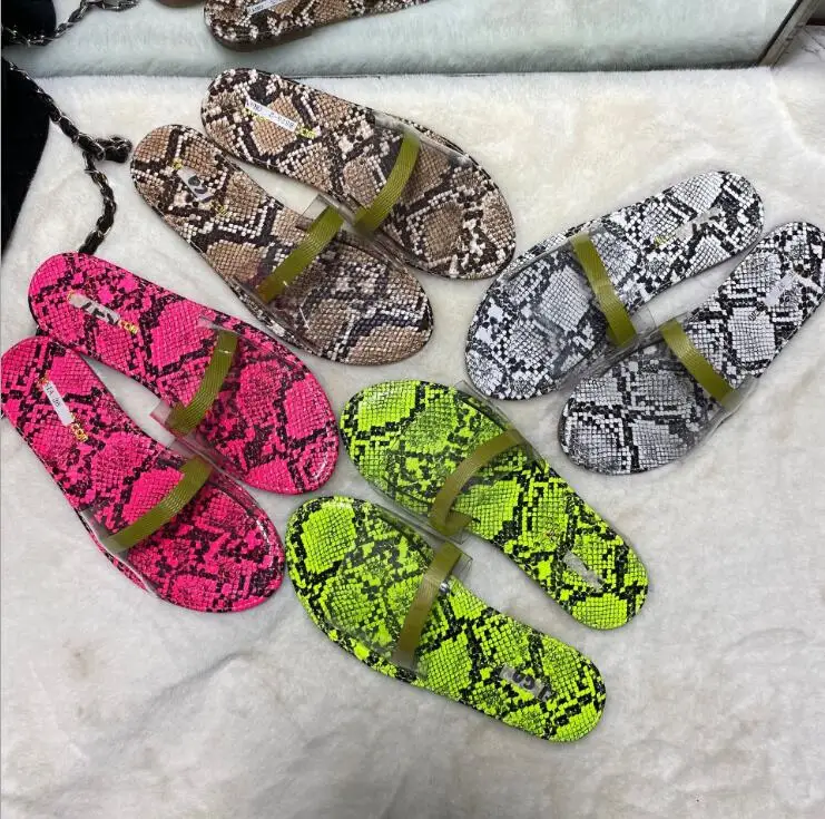 2020 spring/summer new Transparent PVC women's snake print outdoor non-slip beach slippers fashionable home durable sandals
2020 spring/summer new Transparent PVC women's snake print outdoor non-slip beach slippers fashionable home durable sandals