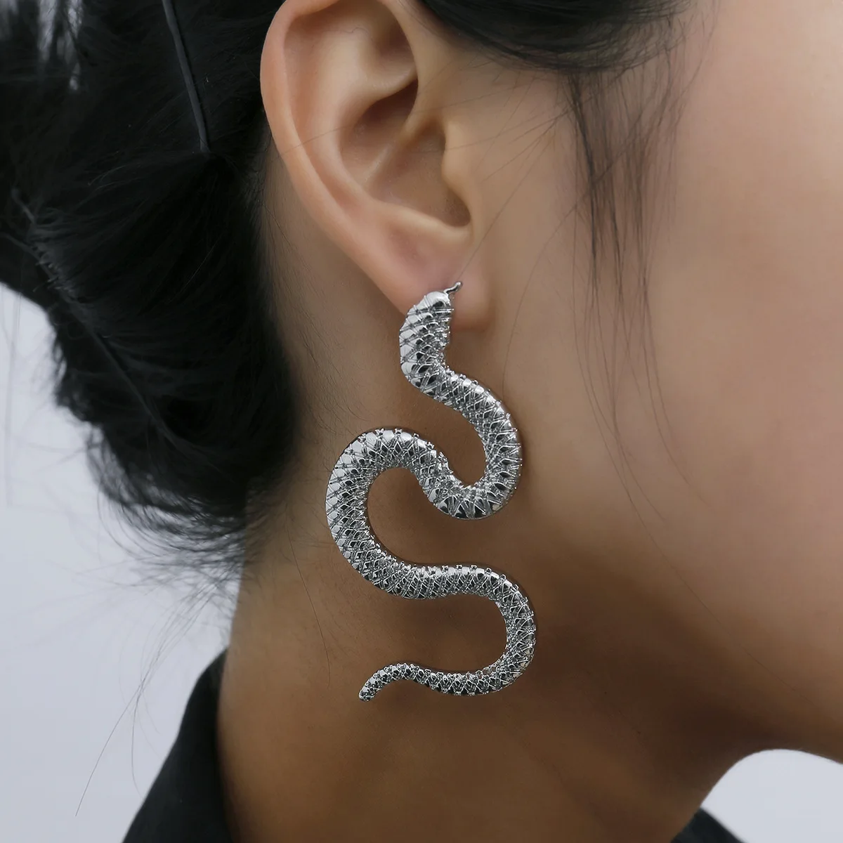 Egyptian Cobra Snake Earrings for Women Unique Metal Snake Geometric Big Earrings 2021 Trend Vintage Jewelry Wholesale
Egyptian Cobra Snake Earrings for Women Unique Metal Snake Geometric Big Earrings 2021 Trend Vintage Jewelry Wholesale