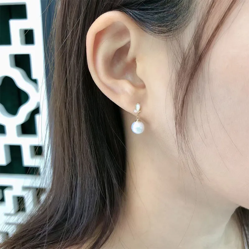 KUGG 18k Yellow Gold Pearl Earrings Round Natural Akoya Pearl Handmade Fine Jewelry Drop Earrings Butterfly Shell Design
KUGG 18k Yellow Gold Pearl Earrings Round Natural Akoya Pearl Handmade Fine Jewelry Drop Earrings Butterfly Shell Design