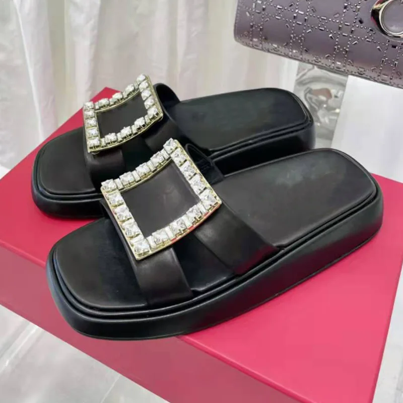 2021 Rhinestone Sandals Women Open Toe Diamond Square Decor Real Leather Thick Bottom Flat Shoes Woman Fashion Beach Slippers
2021 Rhinestone Sandals Women Open Toe Diamond Square Decor Real Leather Thick Bottom Flat Shoes Woman Fashion Beach Slippers