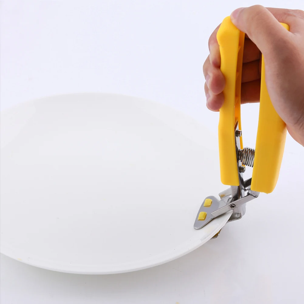 2pcs Multifunctional Stainless Steel Bowl Clip Taken Against Hot Dishes Bowl Clamp Lifting Disk Folder Creative Kitchen Tool
2pcs Multifunctional Stainless Steel Bowl Clip Taken Against Hot Dishes Bowl Clamp Lifting Disk Folder Creative Kitchen Tool
