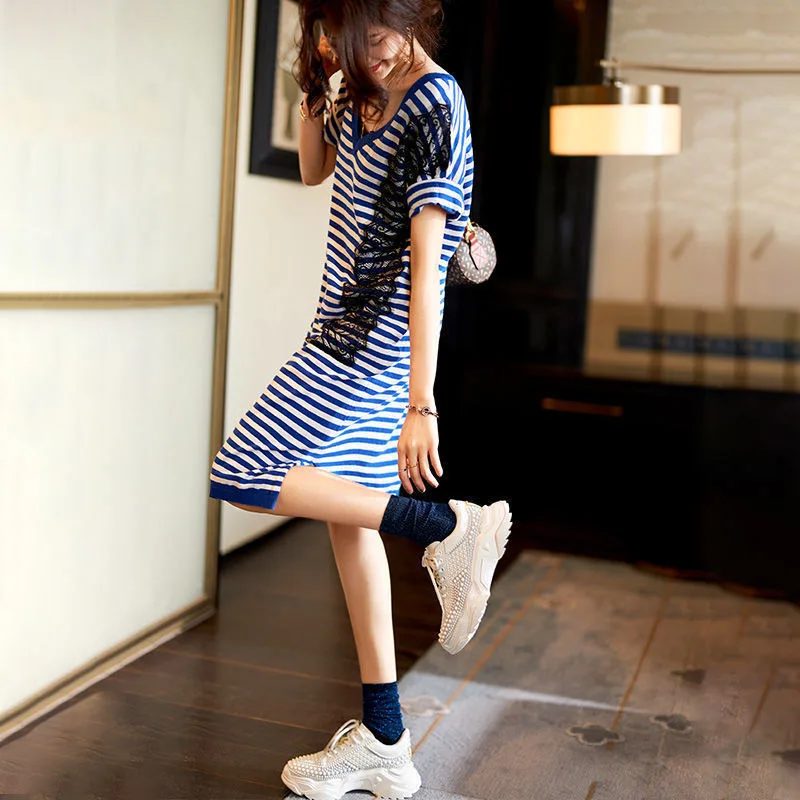 Spring And Summer Plus Size V-Neck Loose Striped Dress Female Lace Slimming T-Shirt Skirt Trend
Spring And Summer Plus Size V-Neck Loose Striped Dress Female Lace Slimming T-Shirt Skirt Trend